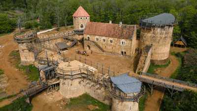 CHATEAU DE GUEDELON