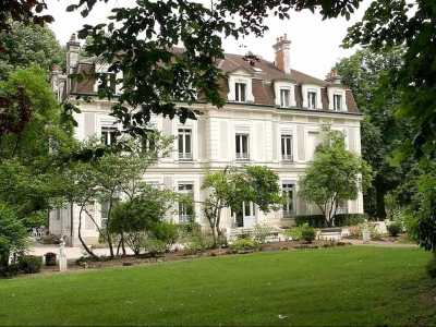 CHATEAU DE LA DAME BLANCHE