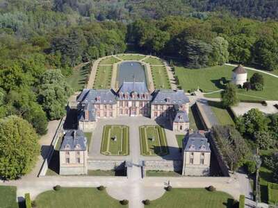 CHATEAU DE BRETEUIL