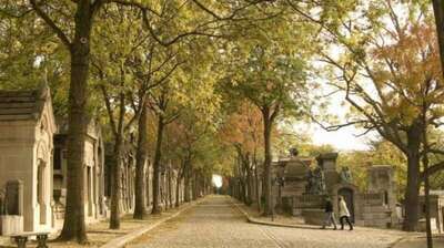 Visite du Cimetiere du Pere Lachaise