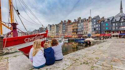 HONFLEUR ET SON VIEUX BASSIN