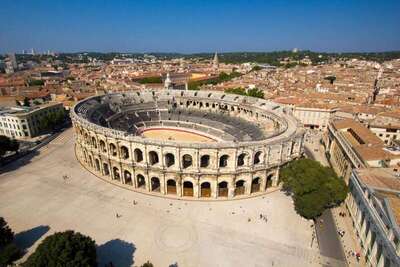 LES ARENES DE NIMES