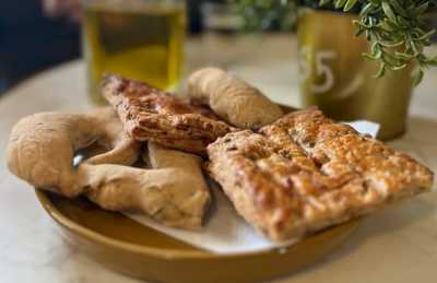 Avignon Visite Guidee du Quartier Historique Avec Degustation de Vins Et Mets
