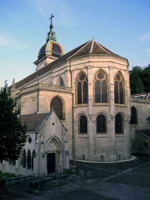 Cathedrale de Besancon Et Son Horloge Astronomique
