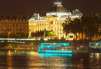 DINER CROISIERE DE 2H30 LYON
