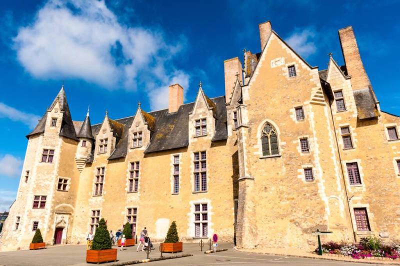 CHATEAU DE BAUGE 